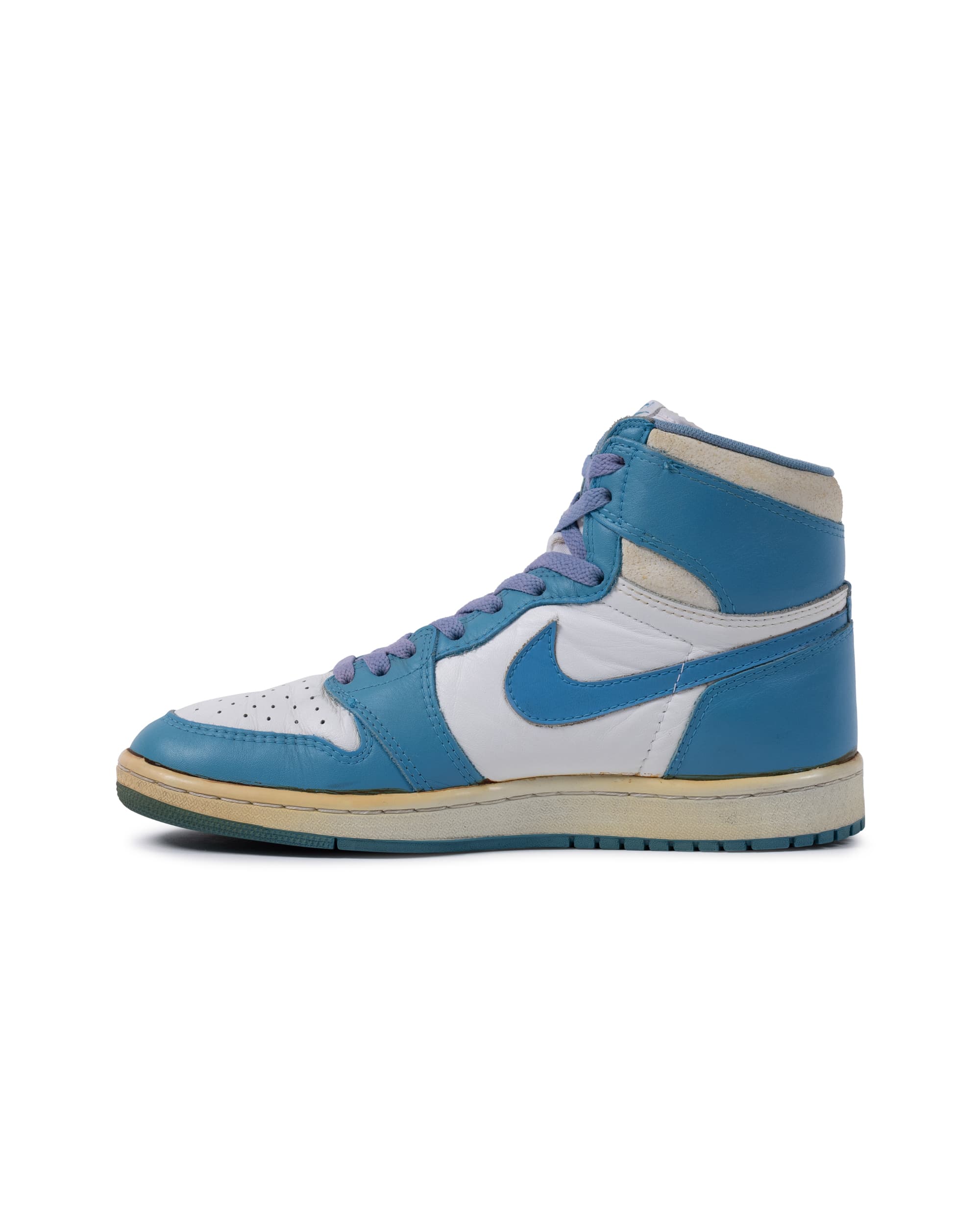 Air Jordan 1 High OG ‘Carolina Blue’ Sneaker - image 5 - side of shoe