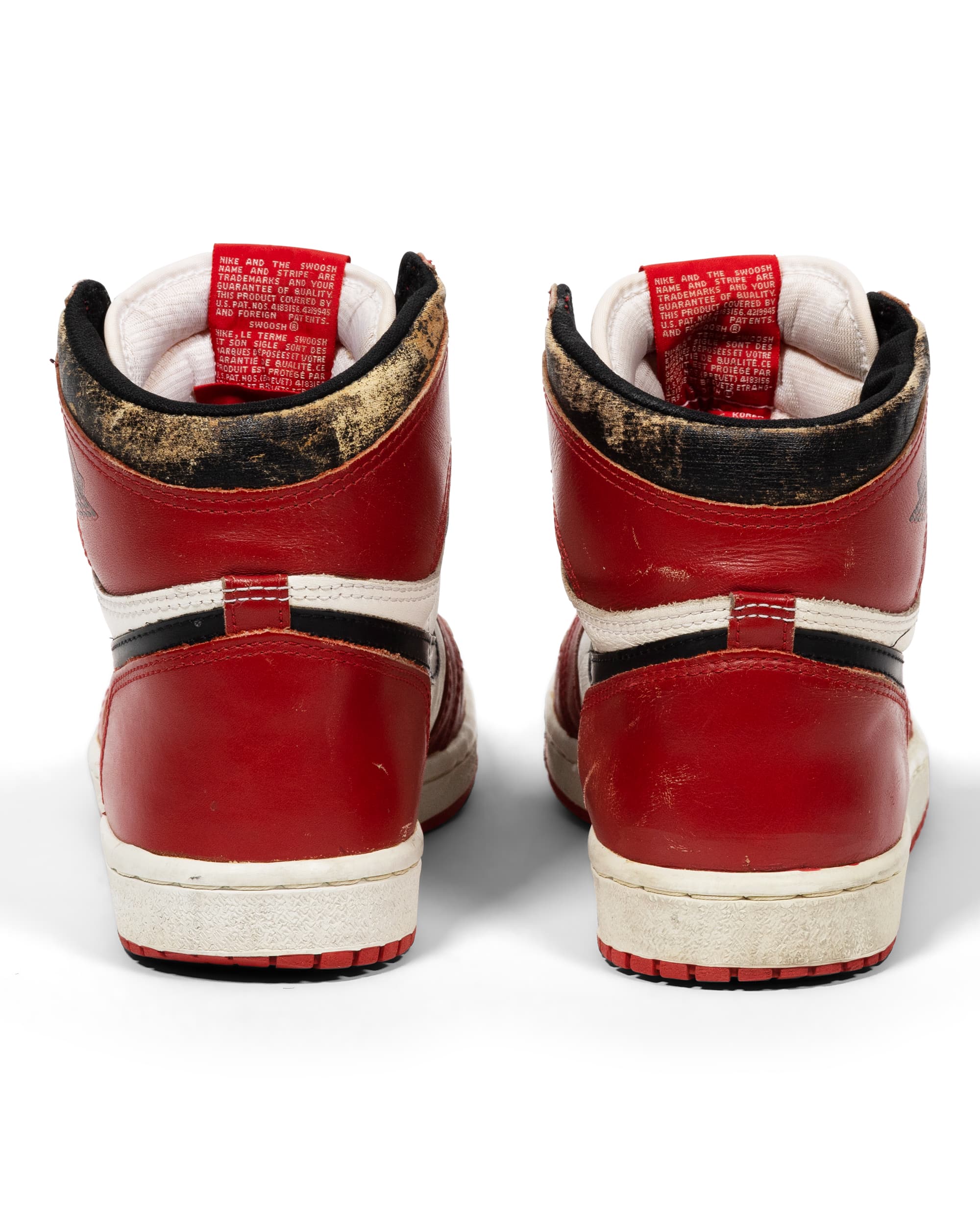 Air Jordan 1 Retro High OG Chicago Sneaker - image 6 - back of sneakers