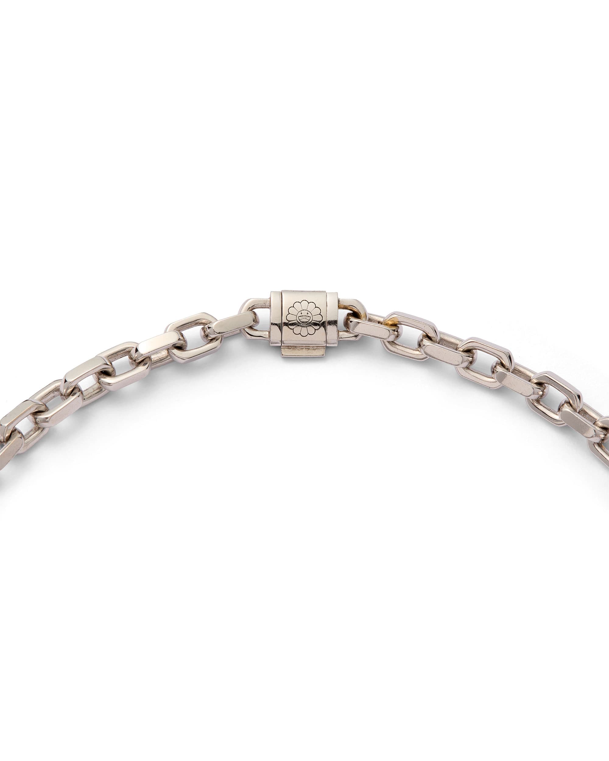 'Blanco' Flower Pendant - image 4 - close-up of chain clasp