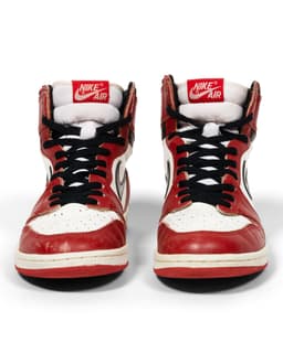 Air Jordan 1 Retro High OG Chicago Sneaker - image 2 - front-view of sneakers